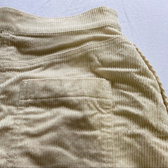 Uniqlo cream corduroy midi skirt with pockets - Picture 3 of 4
